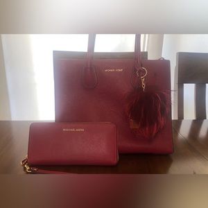 Michael Kors Mercer Large Tote in Burgundy with matching wallet